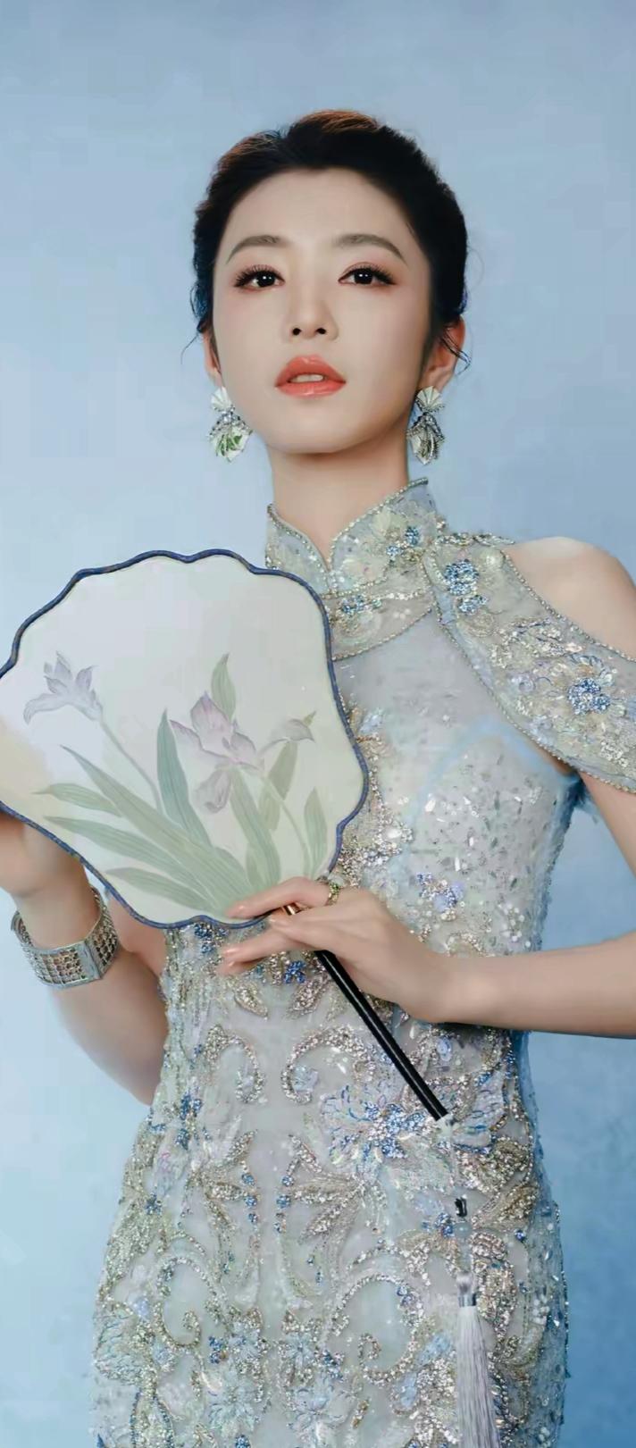 优雅旗袍秀，古典韵味浓！🌸✨