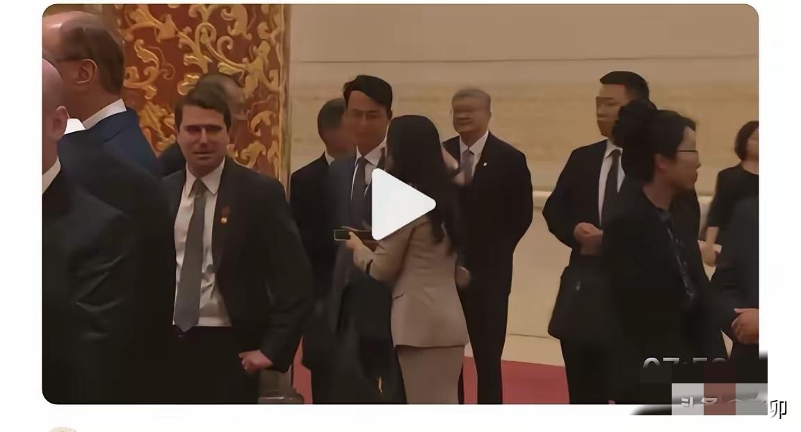 华为未赴！任老未赴！余承东未赴！华为无人前往！这场全球大佬齐聚的会面，华为