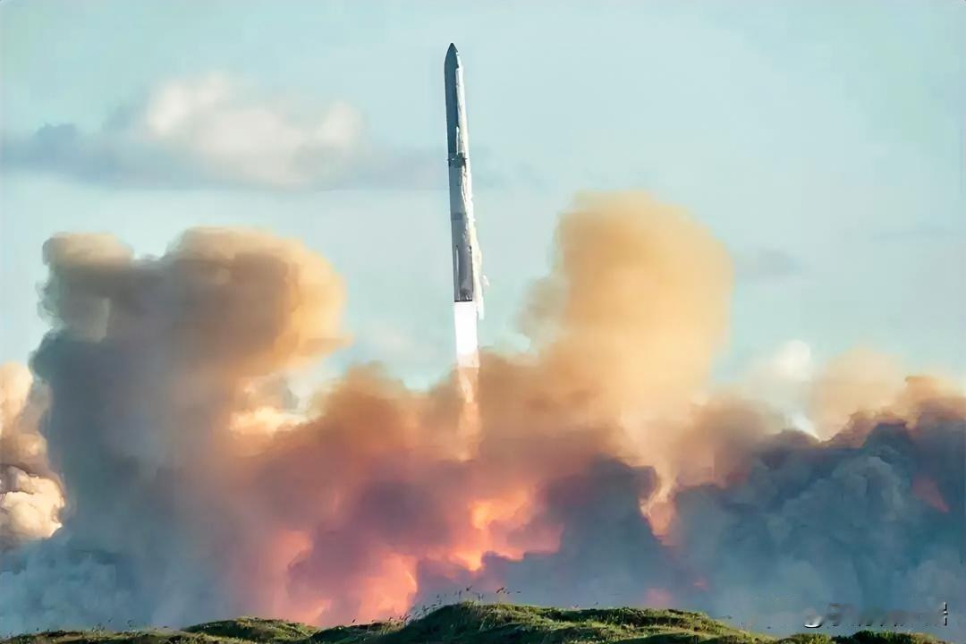 10月14日，马斯克星舰第十一次试飞完成四大目标，这也是人类向火星进发的第一次正