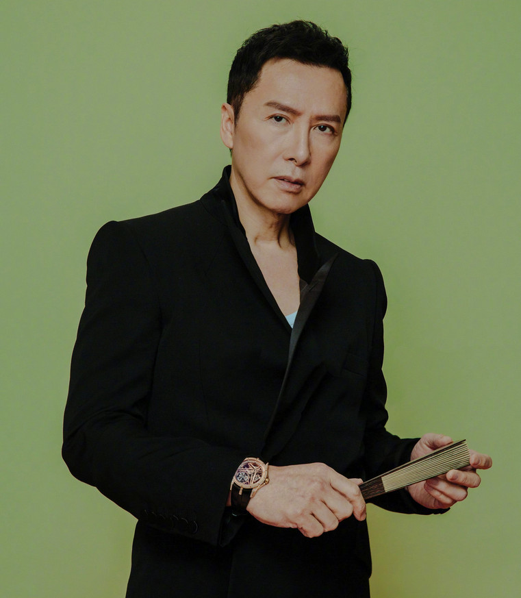 主持人问甄子丹是否有过街头实战经历？而非武场练习，甄子丹直接点破“你是说打架吧