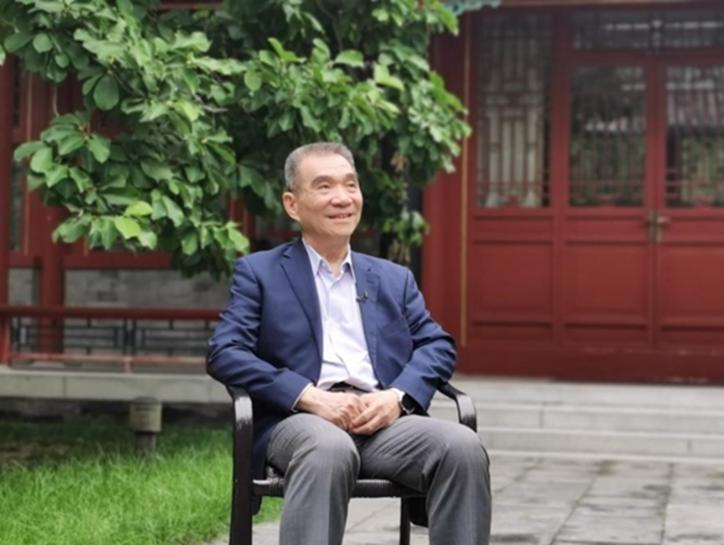 1979年，一位台湾陆军上尉连长决定冒死游回大陆。出发前，他命令士兵不得随意外出