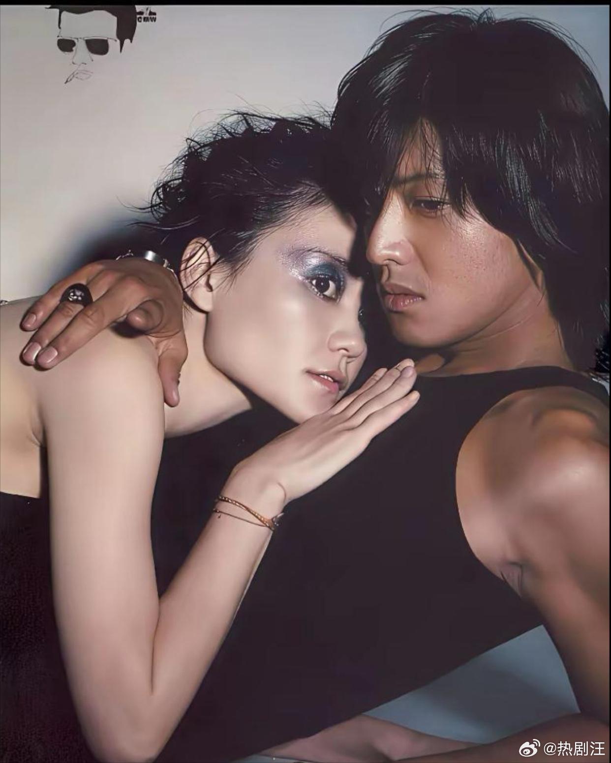 2000年3月，东京街头，王菲和木村拓哉拍了一组写真。​​​