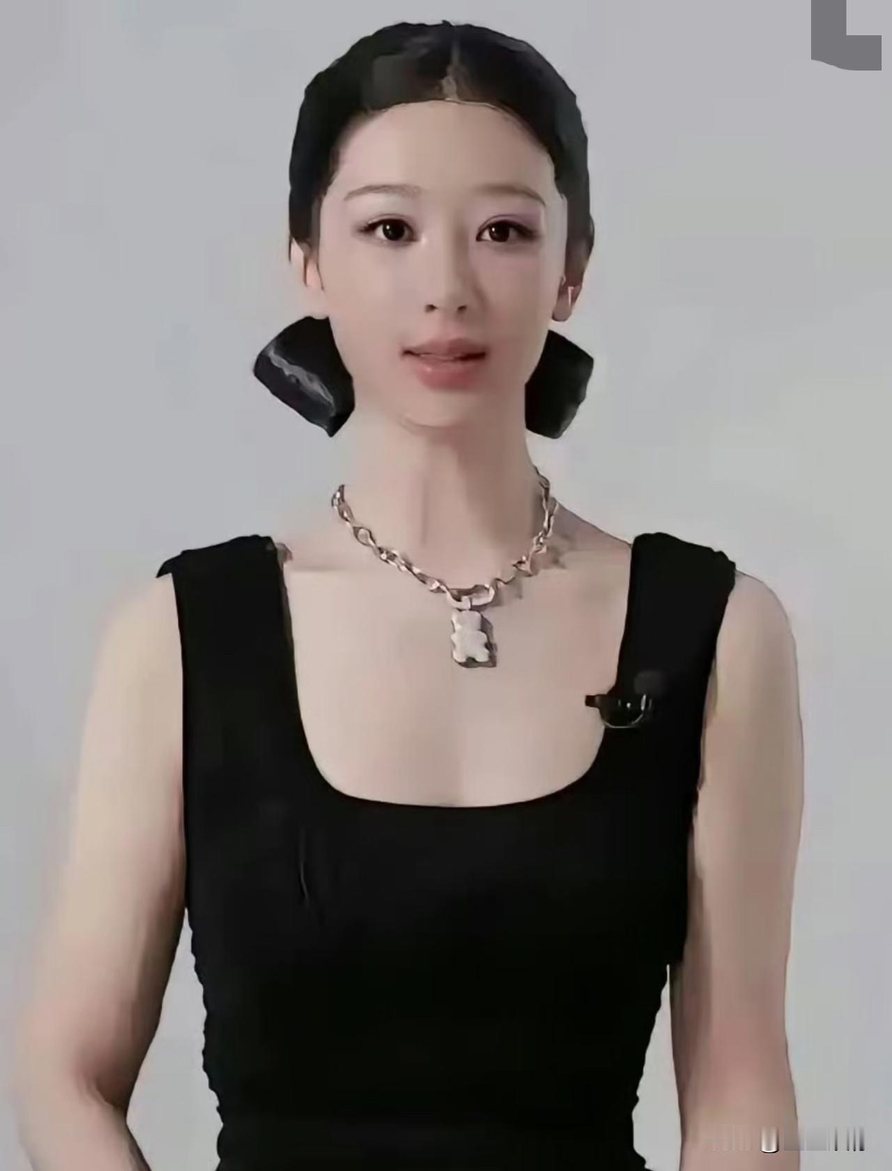 真没必要揪着杨紫的造型去嘲讽。宋丹丹当年的话其实很现实，杨紫的长相身材，在美女云