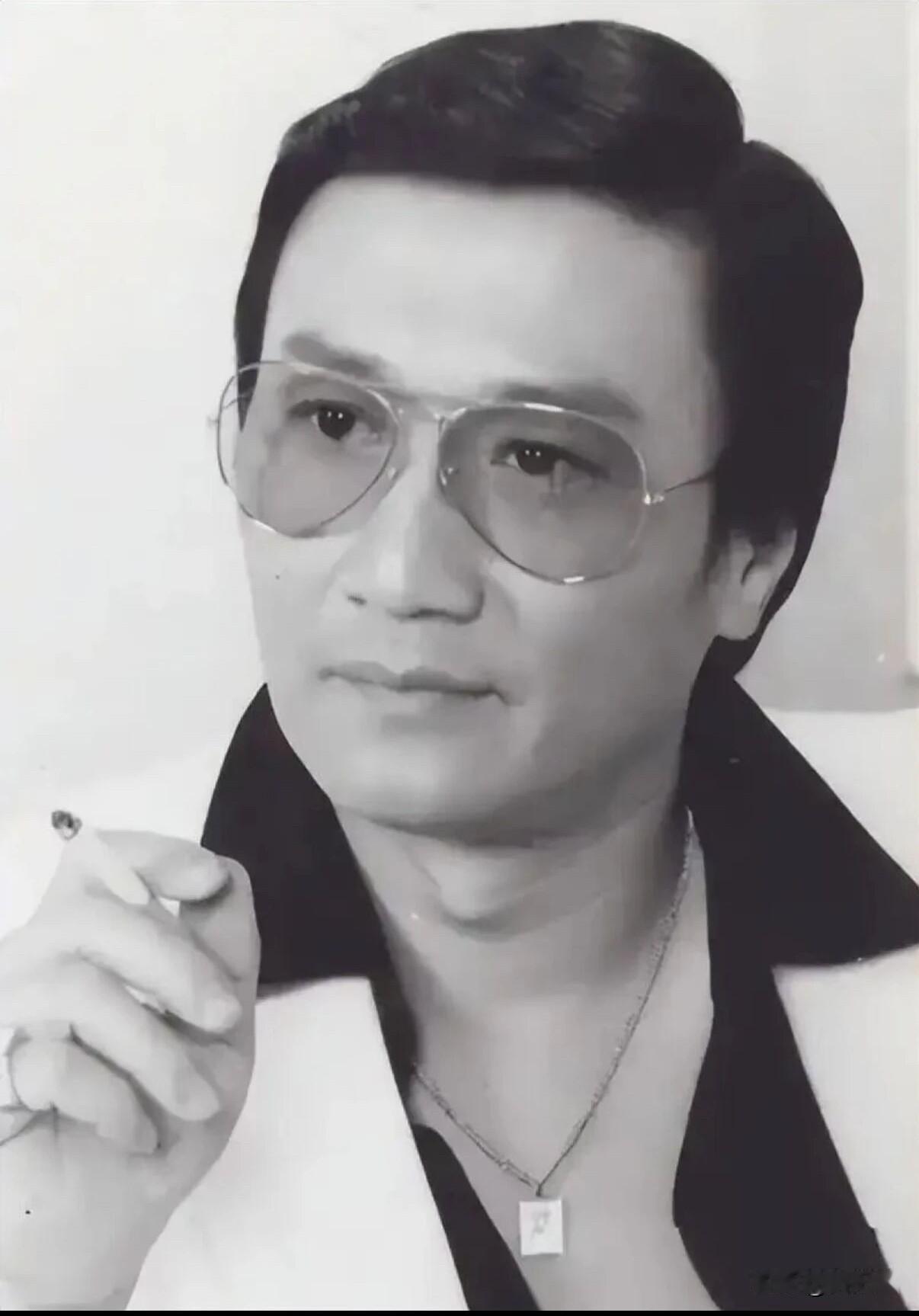 谢贤上亿遗产留给两孙子，真是人间清醒？7月20号谢霆锋发文，说父亲谢贤离去。