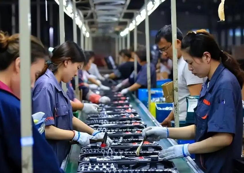 离谱！3名中国员工称遭公司辞退，其中一人因不愿接手棘手工作与领导发生争执，还被要