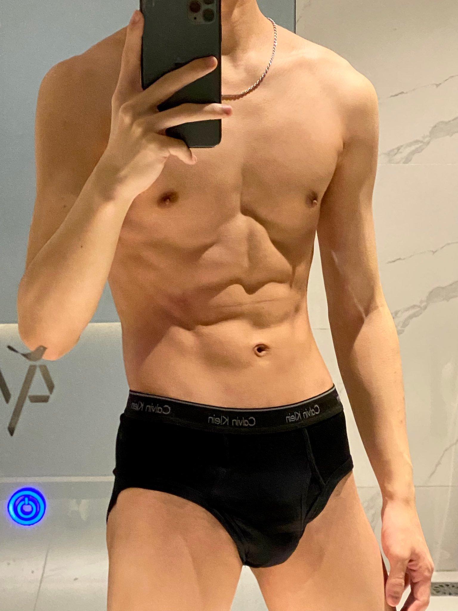 🤳​​​