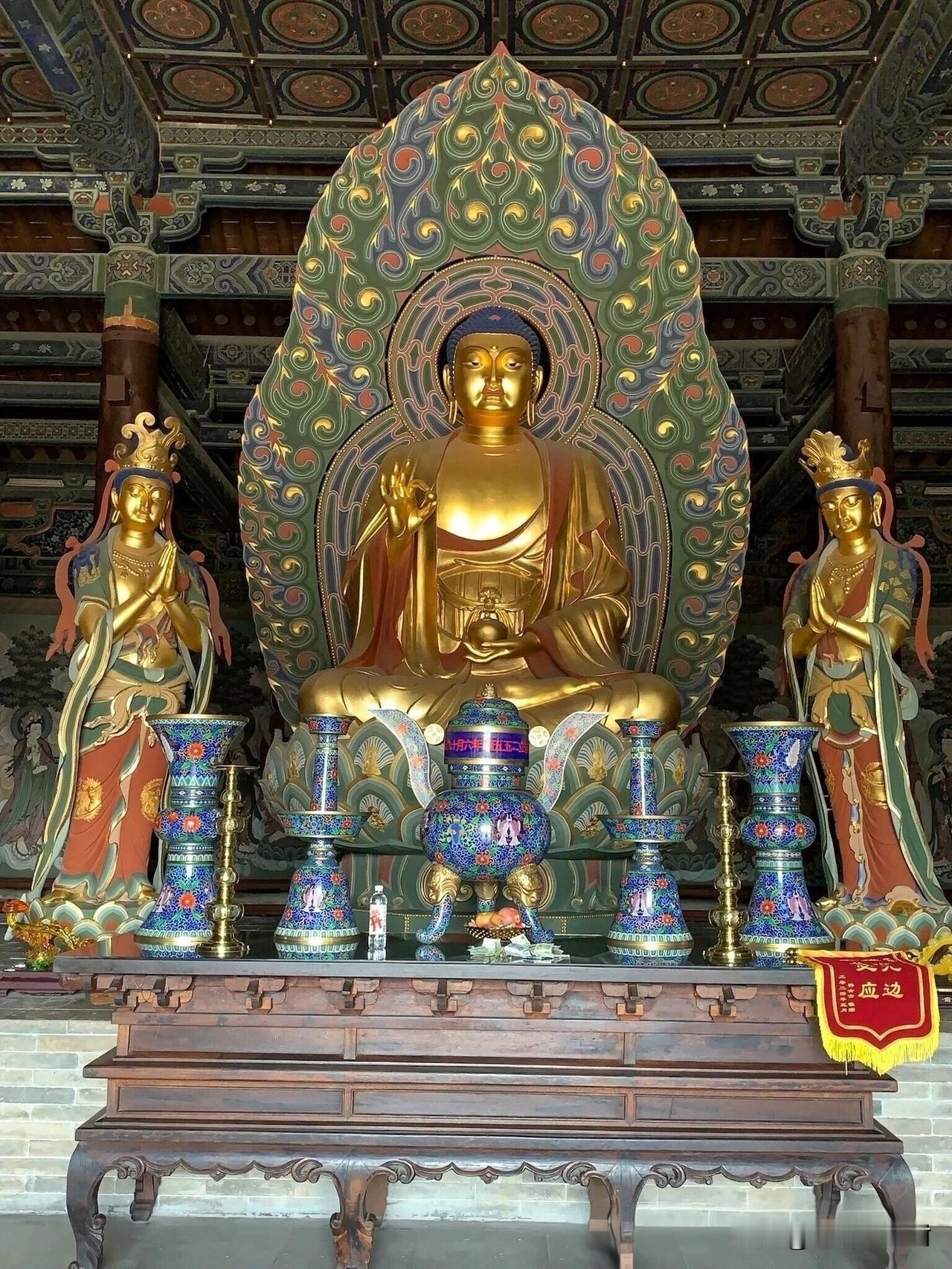 大同华严寺药师佛，求健康平安一定要来逛大同华严寺，多数人直奔薄伽教藏殿辽代