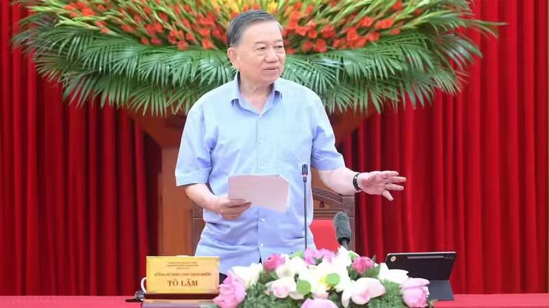越南针对高级官员的医疗保健蛮有意思的！根据他们的规定，越南的中管干部必须每六