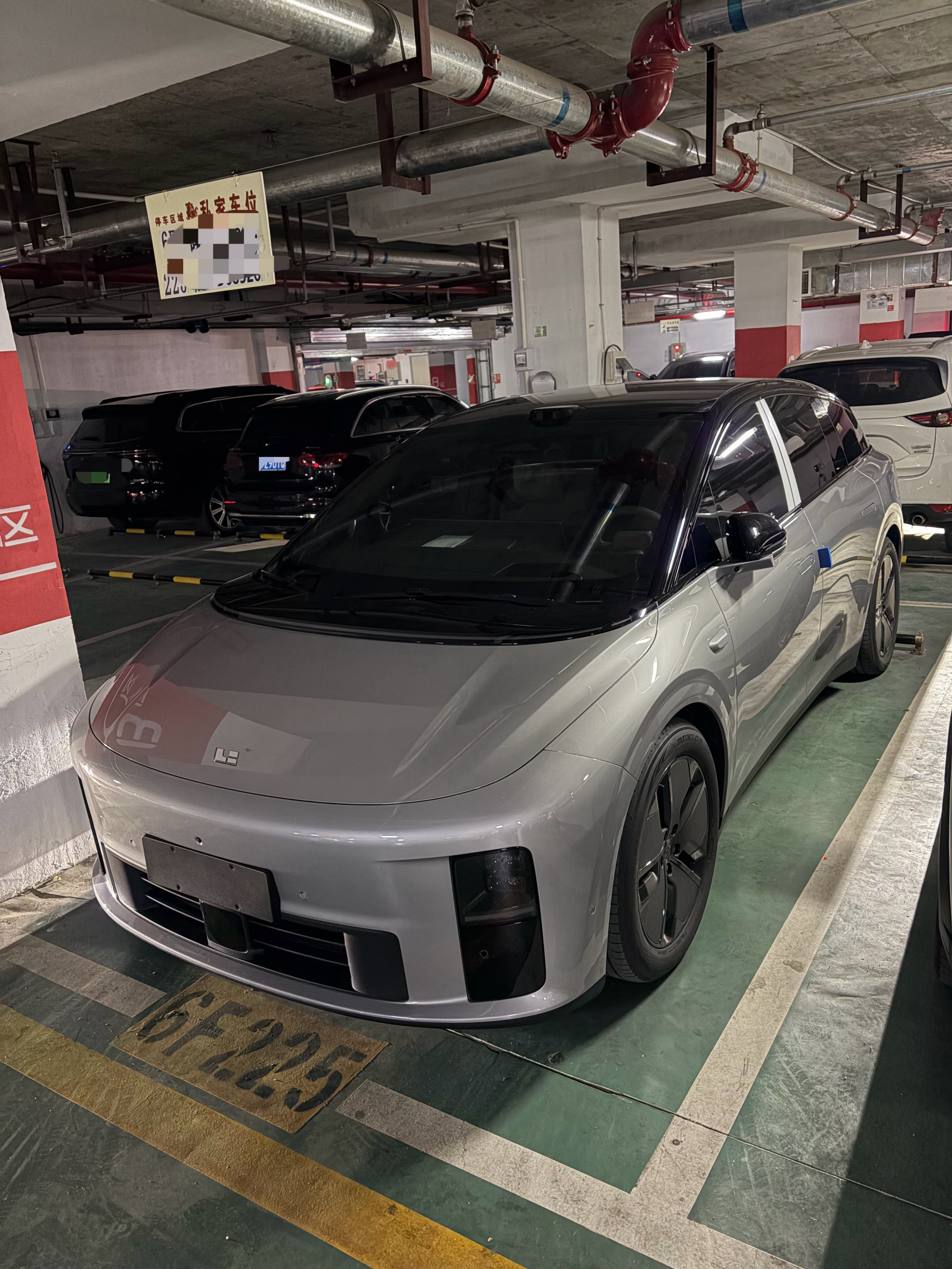 邻居的理想i6提车了，选的是欣旺达电池。提车比原计划快多了欣旺达版理想额外送2年