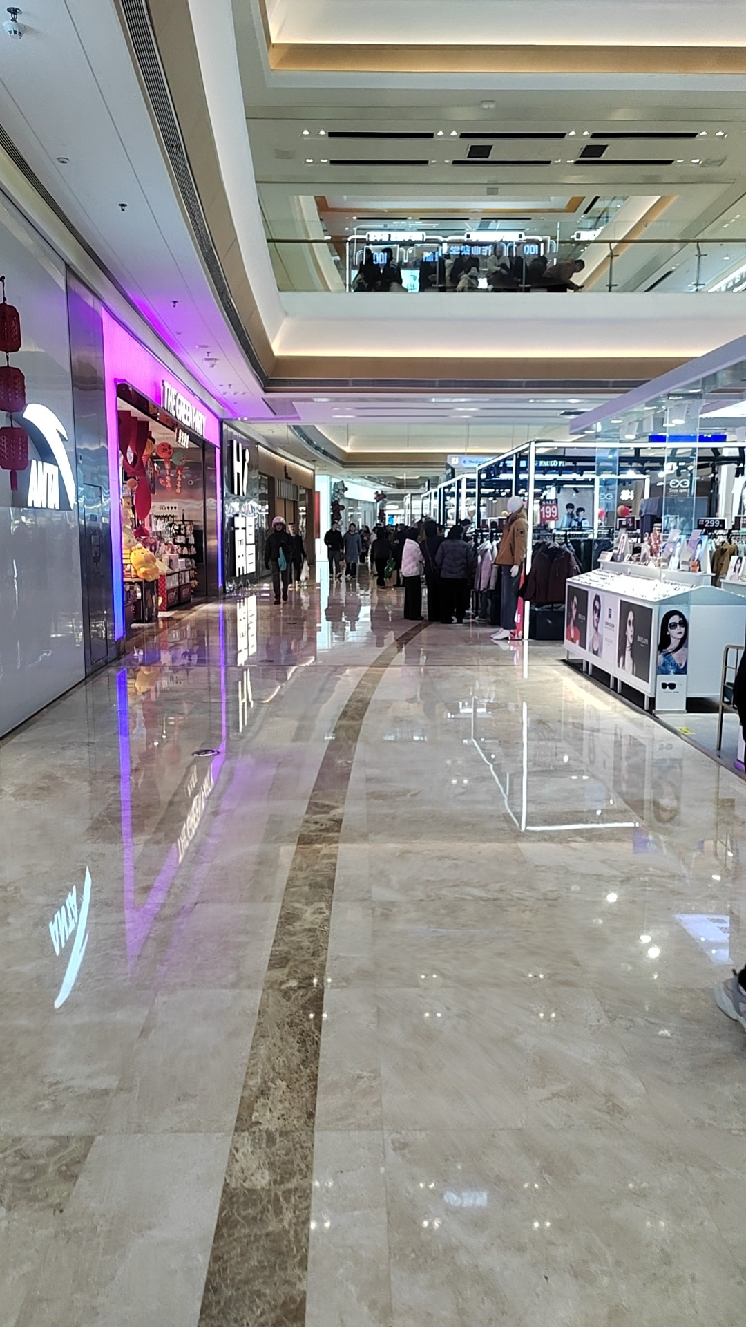 这是我今天叫了一个网约车去外面办事情，跟他聊了下问他说最近打网约车的人多不，他说