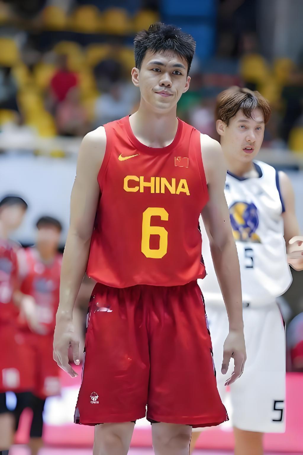 中国男篮名单为什么没有庞峥麟？中国男篮国际比赛最大的短板就是关键时刻缺少稳定的