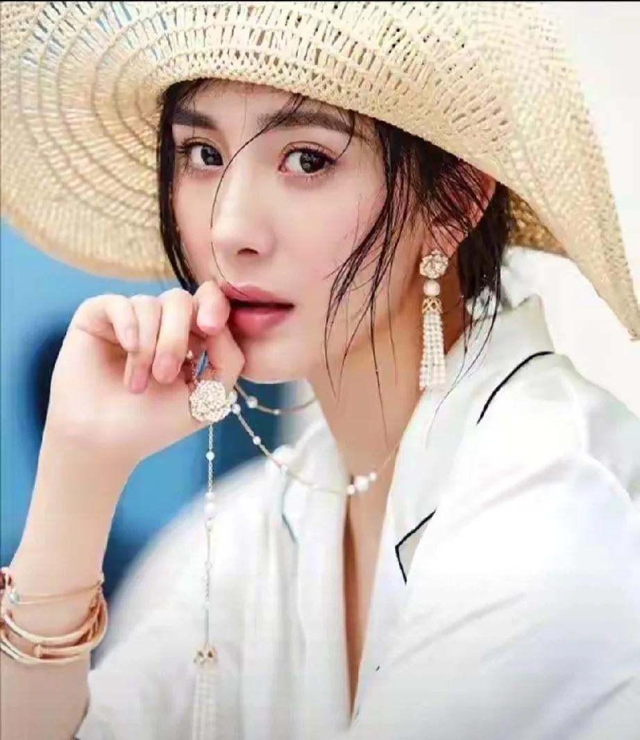 刘恺威当年那句“她永远先走一步”,如今看来竟是神预言!离婚五年,杨幂早已悄悄换赛