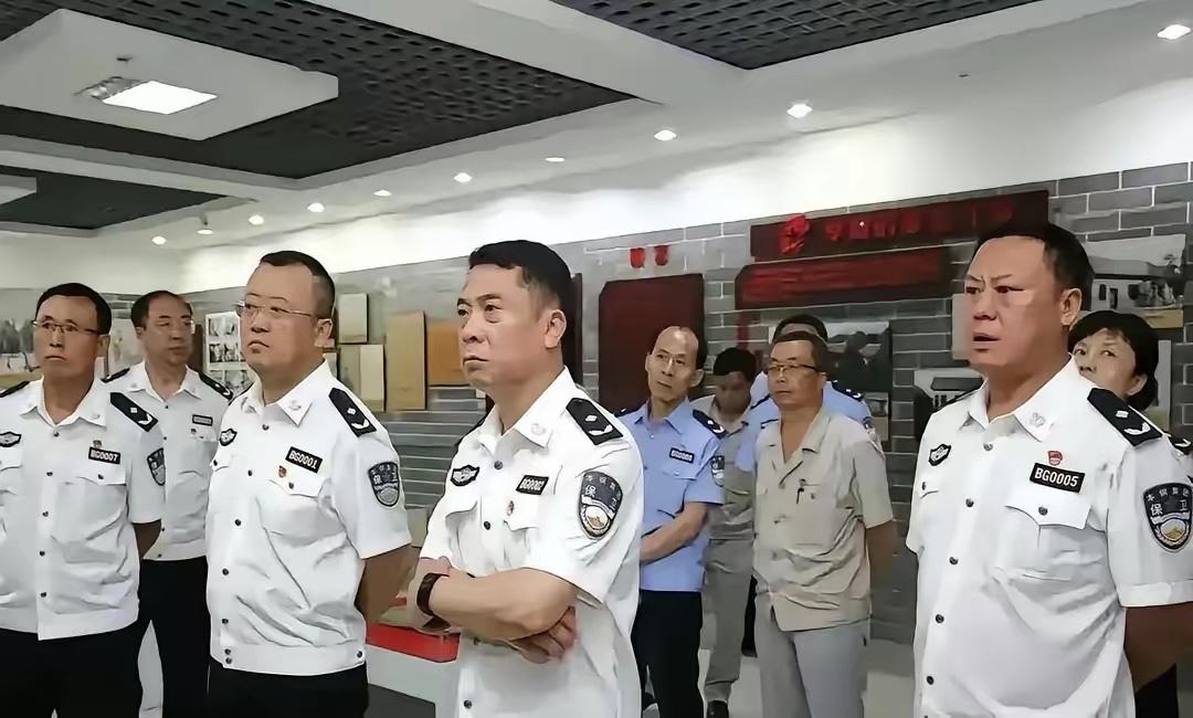 站在C位的人，是不是最高领导？