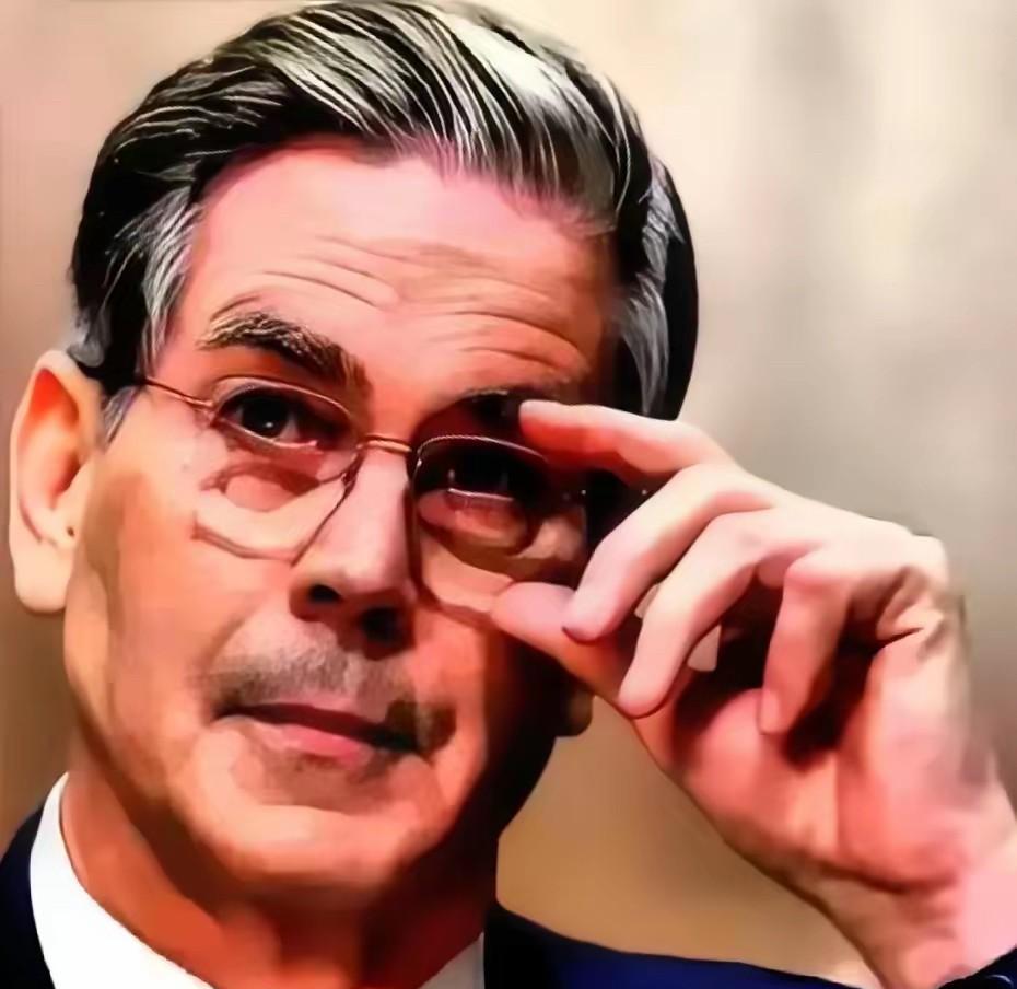 美国财长现在很反常，一天到晚说个不停，这是焦虑心焦的心理表现！美国财长在自我打