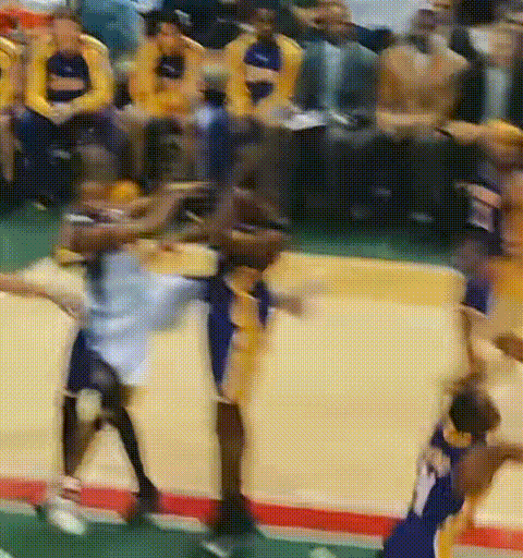 易建联曾经也是血帽科比的人啊能进NBA的其实实力其实都是到位了。就是能不能适