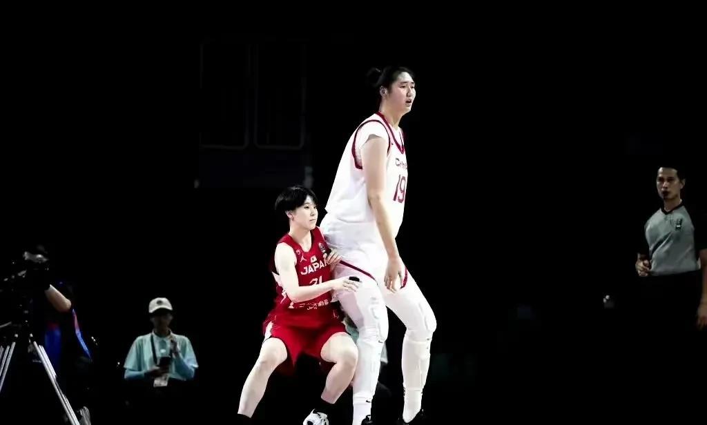今晚中国女篮将再次上演世界名画。今天晚上7:30，央视直播中国女篮热身赛对日本女