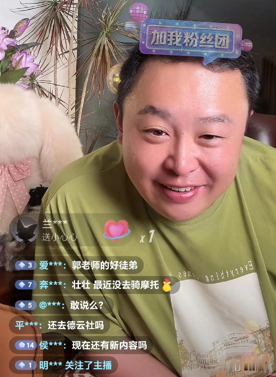 阎鹤祥现在是喜剧圈非常有名气的演员了，不仅相声说得好，在脱口秀中名气也非常响，去