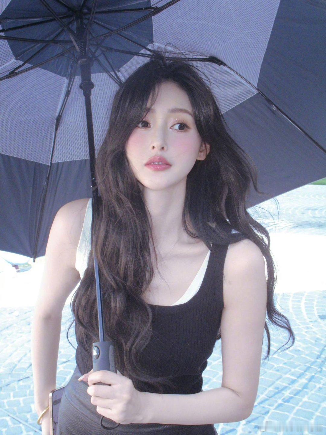 张天爱一直是我非常喜欢的演员，颜值演技都特别顶，这次亮相微博之夜，肯定会惊艳整个