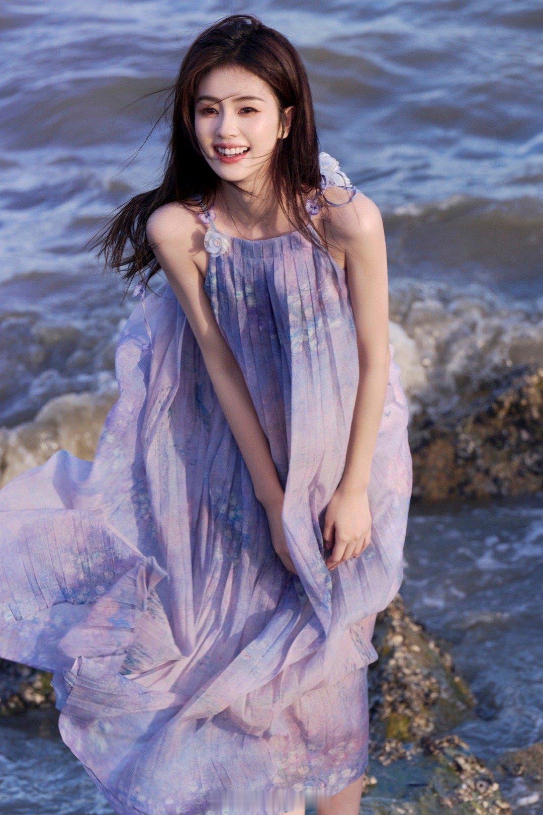 白鹿海边紫色吊带裙大片​​​