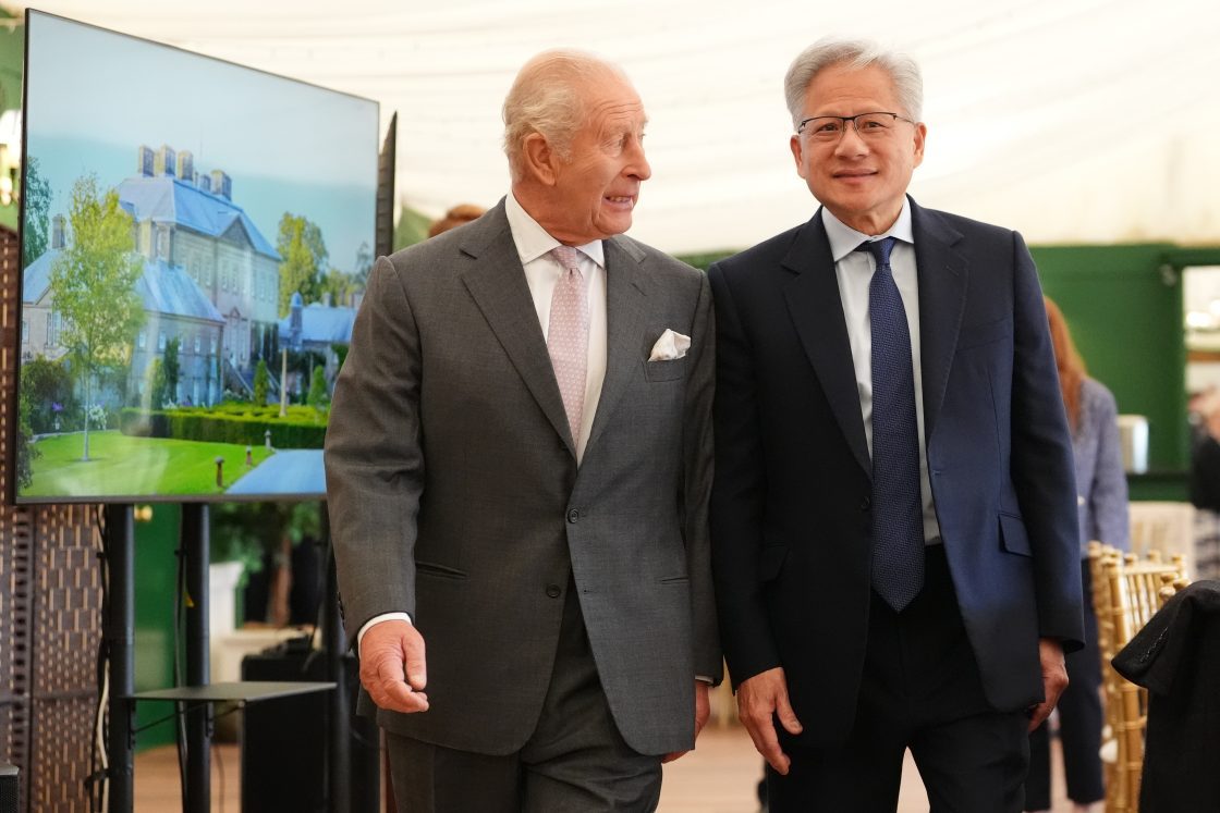 英国国王查尔斯在苏格兰召集科技巨头，直言人工智能一旦落入歹人之手，可能给人类带来