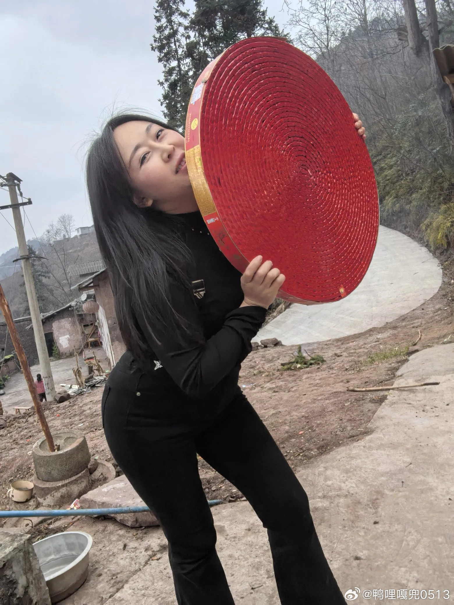 OOTD时尚穿搭今天穿什么ootd黑色紧身裤更突显身材