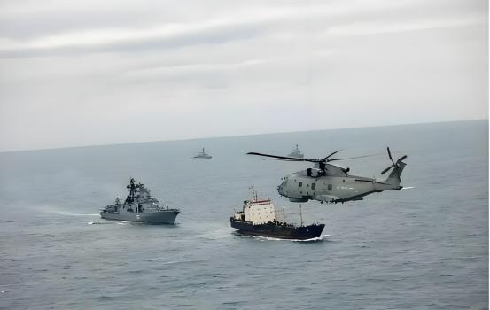 第6艘船出事，美军舰拦截成功，难题已抛给中国，俄政府准备救场美伊在巴基斯坦的谈