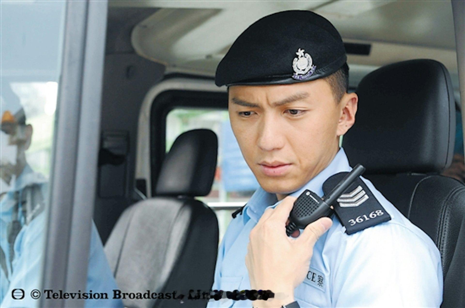 袁伟豪TVB低调复工拍戏？重拾警察铁骑形象帅气正面45岁的袁伟豪是TVB一线小生