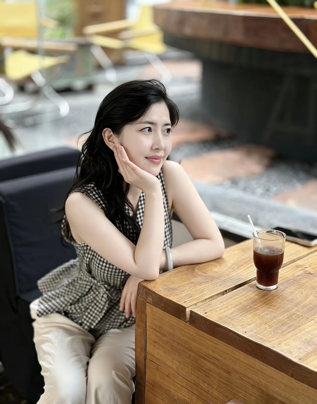 清纯甜美的样子漂亮吗