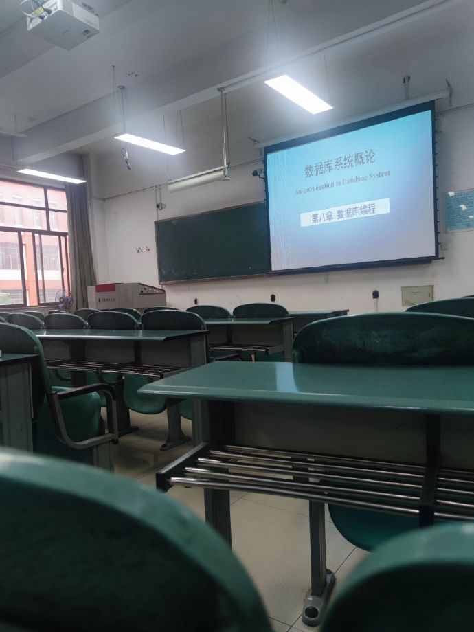 一瞬间感觉到大学的冷漠！！！