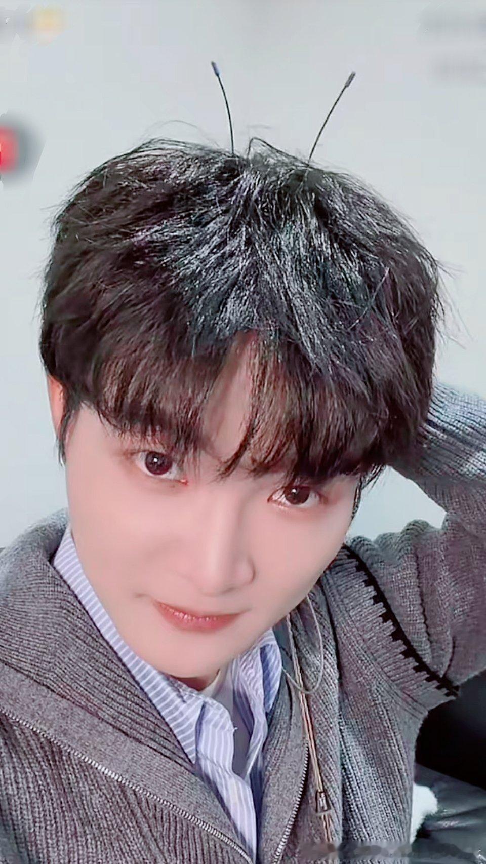 周深周深深圳演唱会我滴乖乖啊，不会这么抽象吧，老公你真要带大姜螂上舞台吗