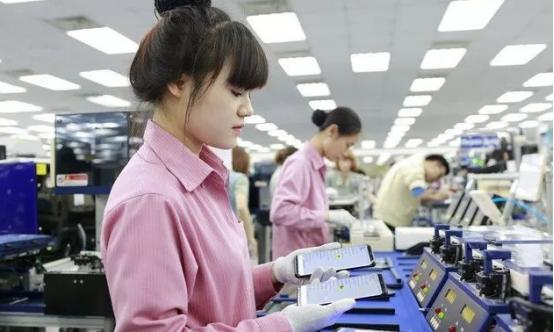 凭啥月薪五千在越南过得比国内月薪一万还滋润？房租便宜一大截、没有35岁危机、彩礼