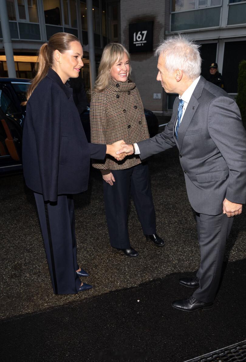 12.9挪威英格丽德-亚历珊德拉公主访问挪威航天局，挪威首位女宇航员詹妮克·米