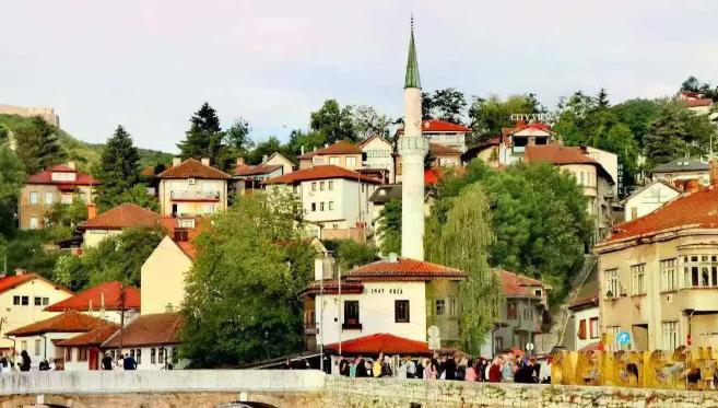 南斯拉夫1992年解体成六个国家，如今30多年过去，这六个兄弟里，谁的日子最舒坦