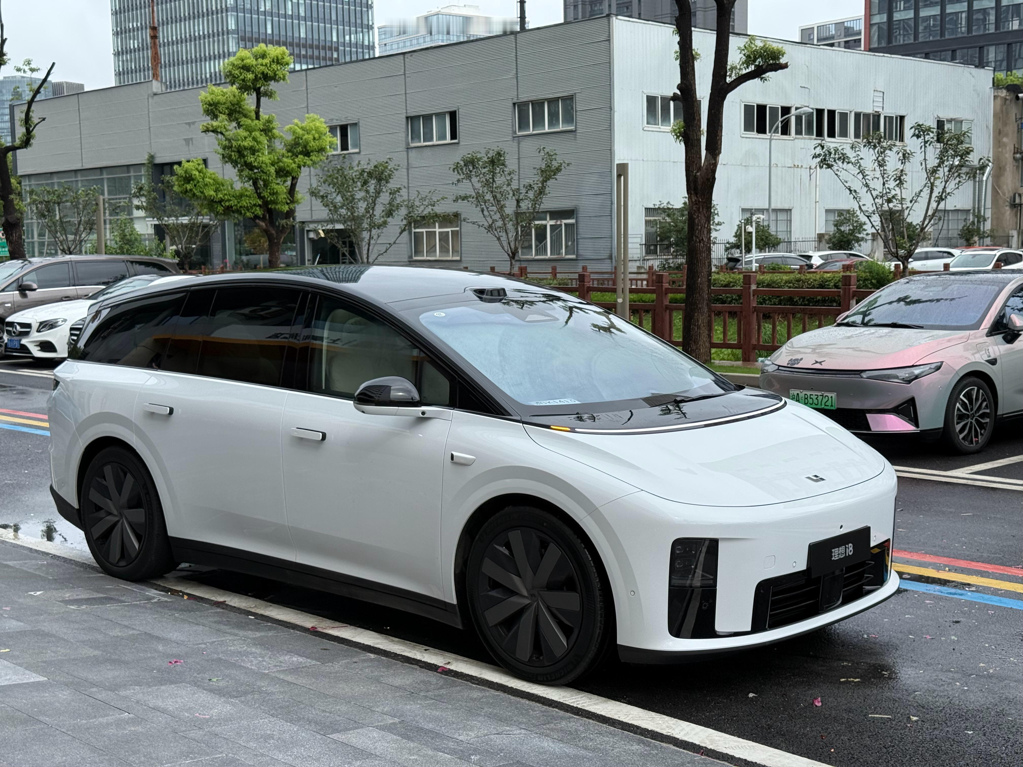 理想i8车评省流版理想i8开起来怎么样对于i8，理想很重要的工作是把用户从线