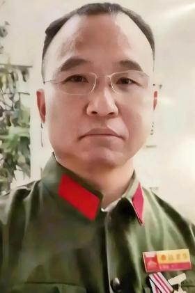 1984年，李陶雄中弹后抢救无效，壮烈牺牲，谁知遗体送往后方安葬时，莫名从车上滑