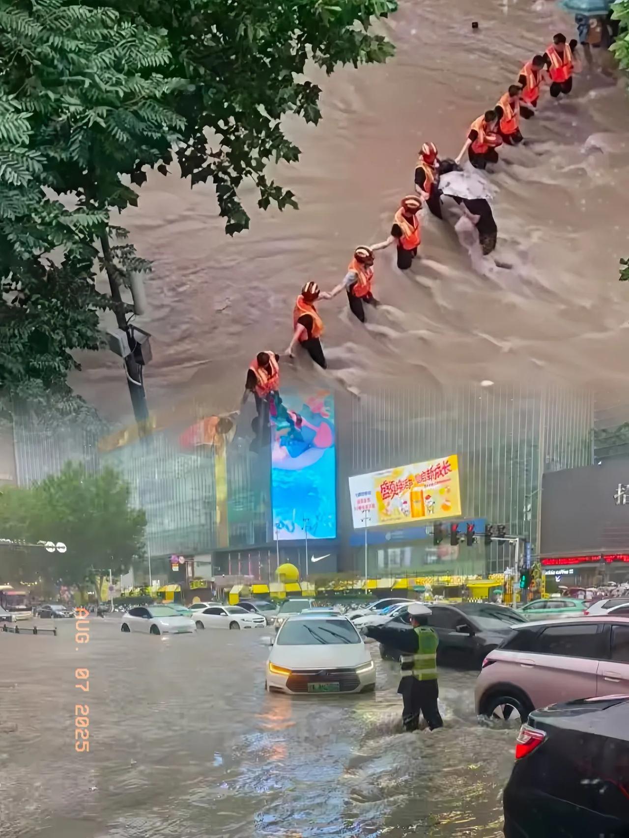 万万没想到，郑州暴雨又来了。不过这次已经吸取2021年7月20日暴雨的教