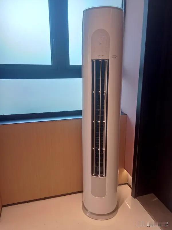 夏天开空调，很多人纠结开一晚上会不会费电。其实，空调费电与否不能只看开机时长，关