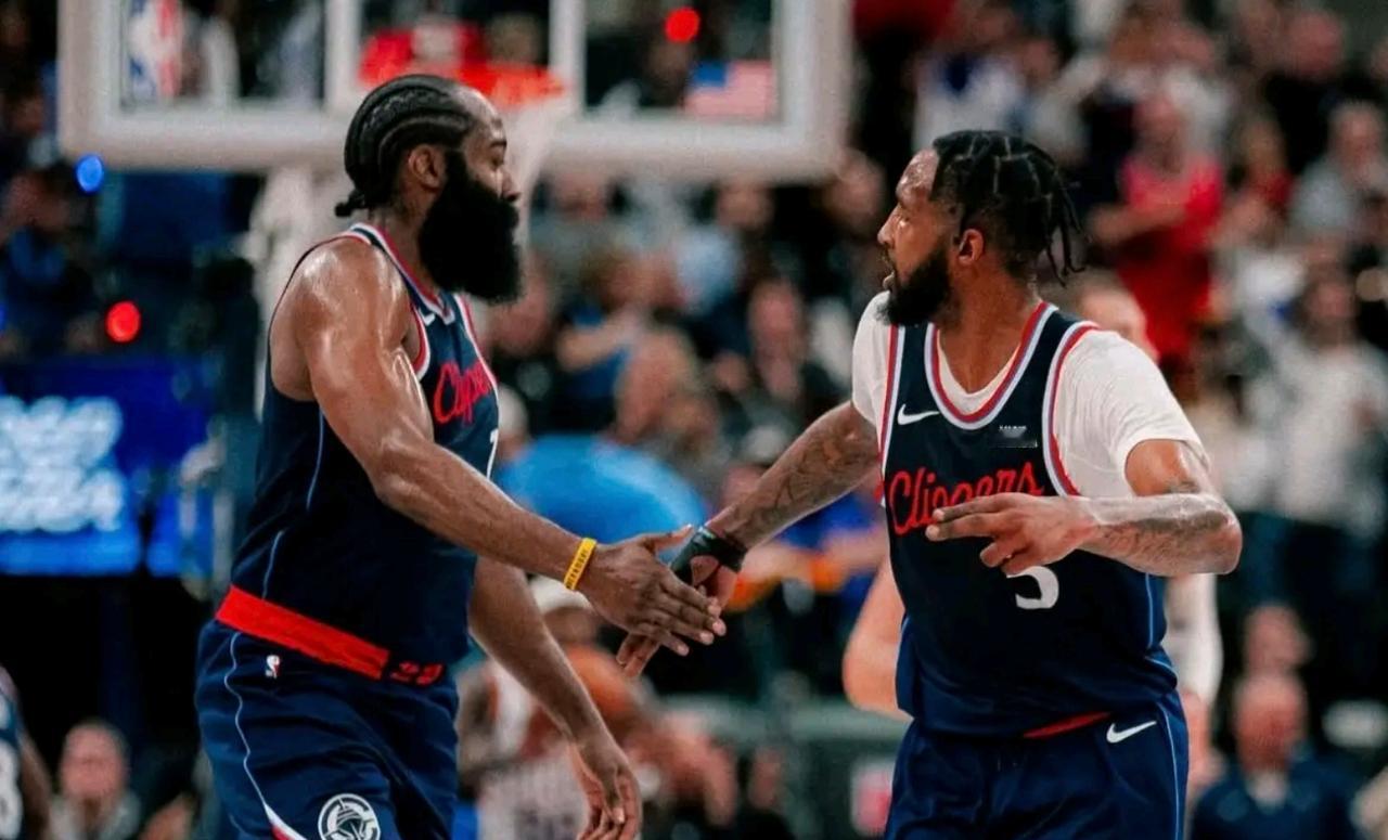 我觉得吧,你说这话的时候你可以看下去年7场季后赛,哈登和小卡两人谁的正负值更