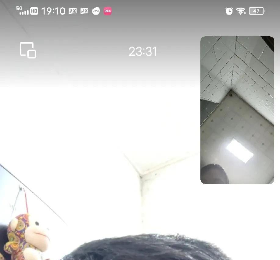 或许我们70后，80后的婚姻不需要金钱的支撑，离婚率也是比较低的，只要不懒，夫妻