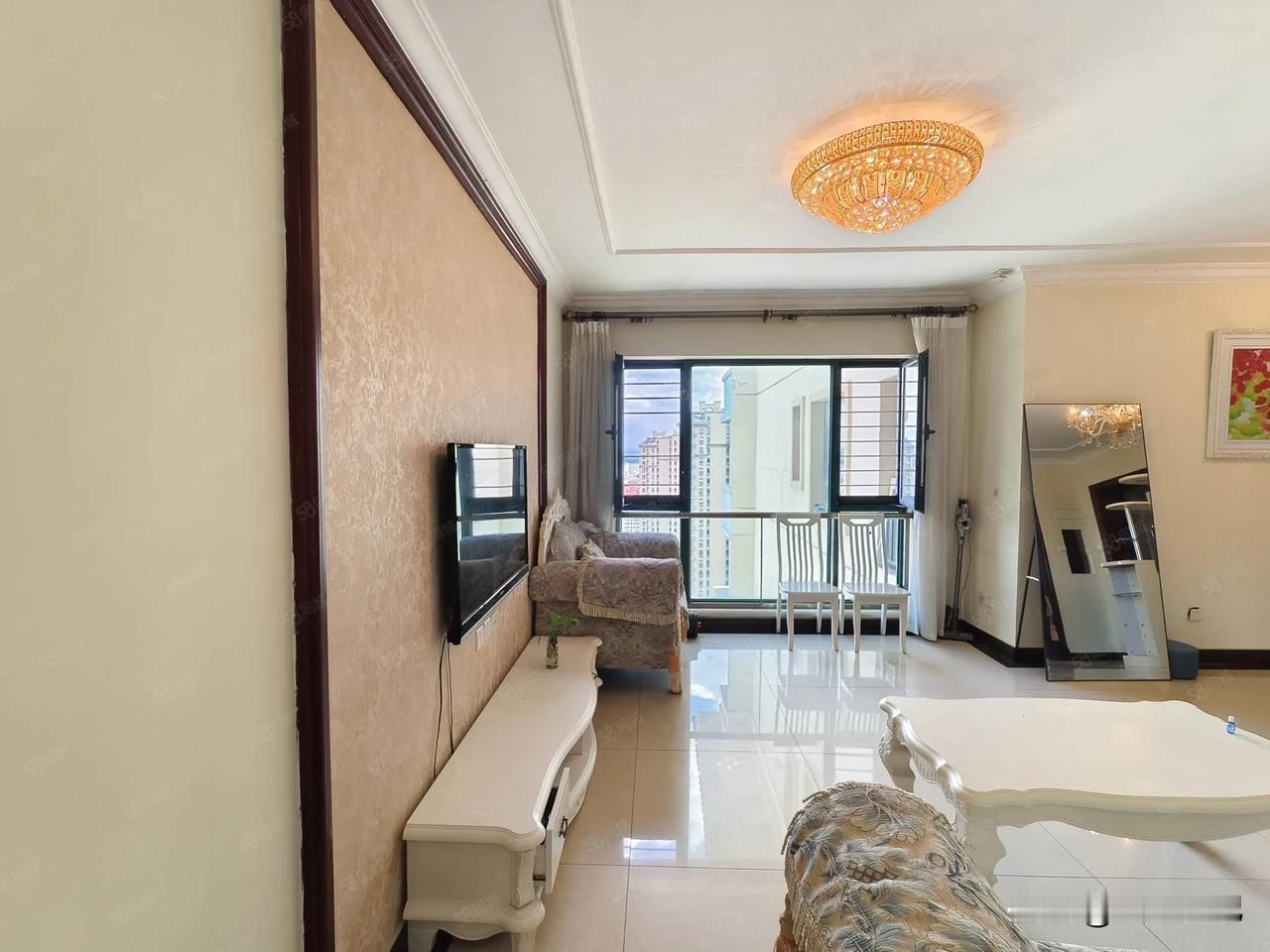 卖房想快？就得狠下心自砍一刀！小区里一堆业主挂着200多万的房子，半年都无