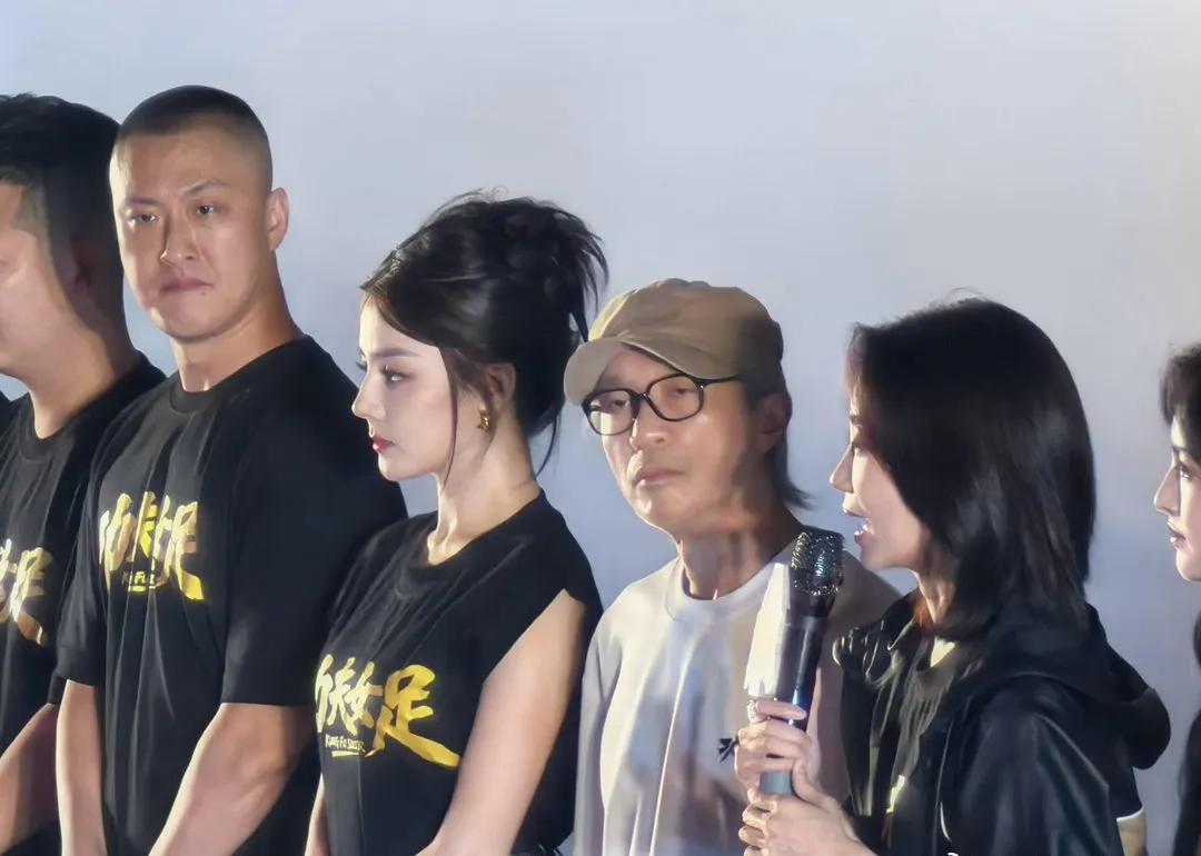 功夫女足最让人意外的莫过于许君聪了，当年力挺周星驰的一幕至今让人印象深刻。那是