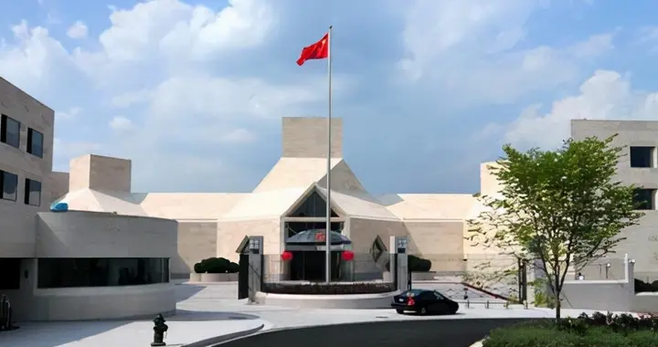 中菲外交博弈升级：中方强硬反制菲驱逐华使计划