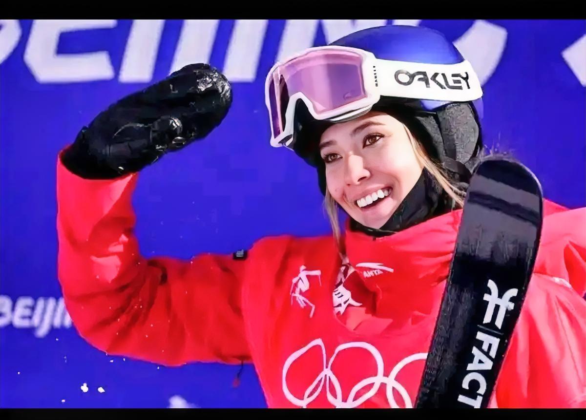 满屏都在贺喜谷爱凌夺银，我却在反复琢磨她嘴里死死咬住的那块护齿。这玩意儿，真