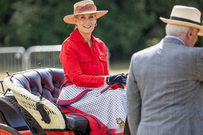 英国王室2025年6月28日，爱丁堡公爵夫人苏菲和她的女儿Lady