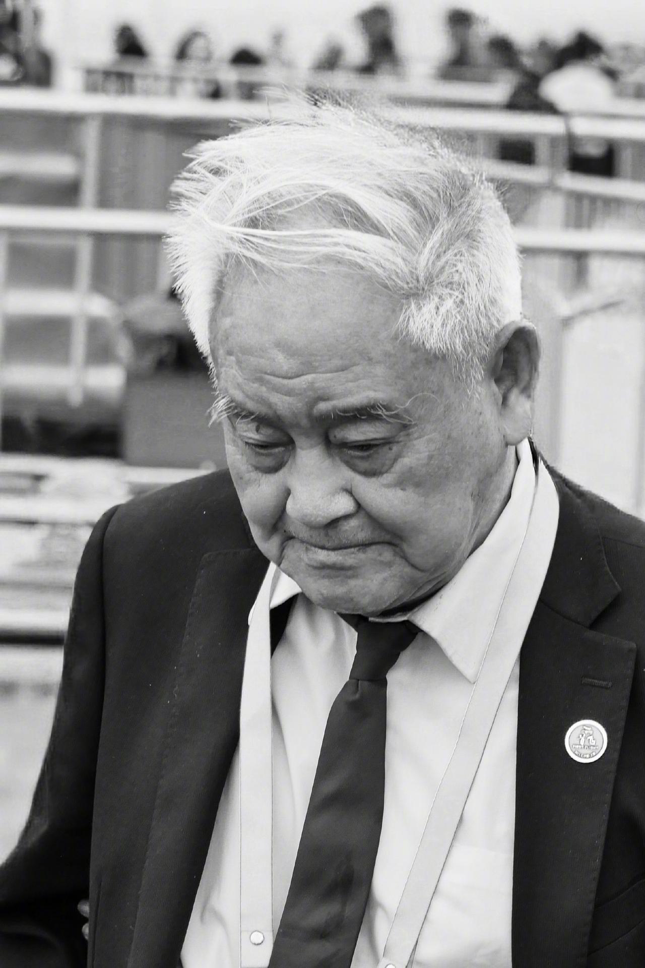 根据商飞发布的消息，程不时先生于4月12日在上海逝世，享年96岁。程老是著名的航