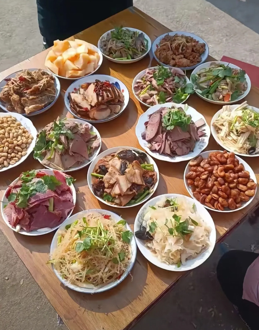 看见了吧，这是我大河南的待客之道！杠杠滴！