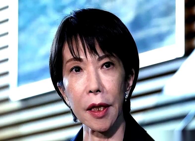 G7峰会，一场富国俱乐部的大戏，没想到主角竟是没到场的中国。法国总统马克龙这边