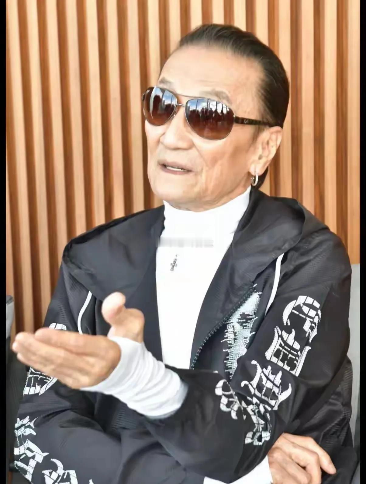 谢贤离世，发文悼念的7位圈内艺人：一、刘德华二、周星驰三、周润发四、谢霆锋五、曾