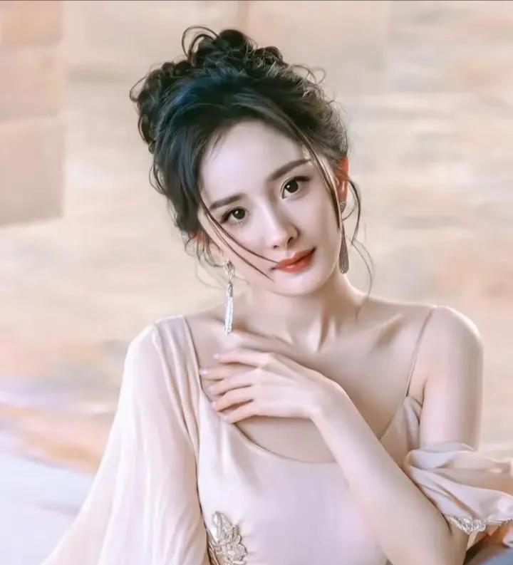盘点6位明星的高考成绩，最后一个很惊艳。杨幂，583分，被北京电影学院表