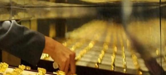 很多人都清楚，咱们在美国存放着600吨黄金。但这只是冰山尖尖。底下压着的是全